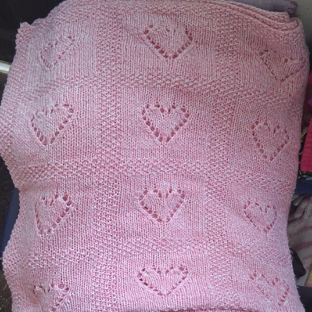Heart Pattern Pink Throw Blanket